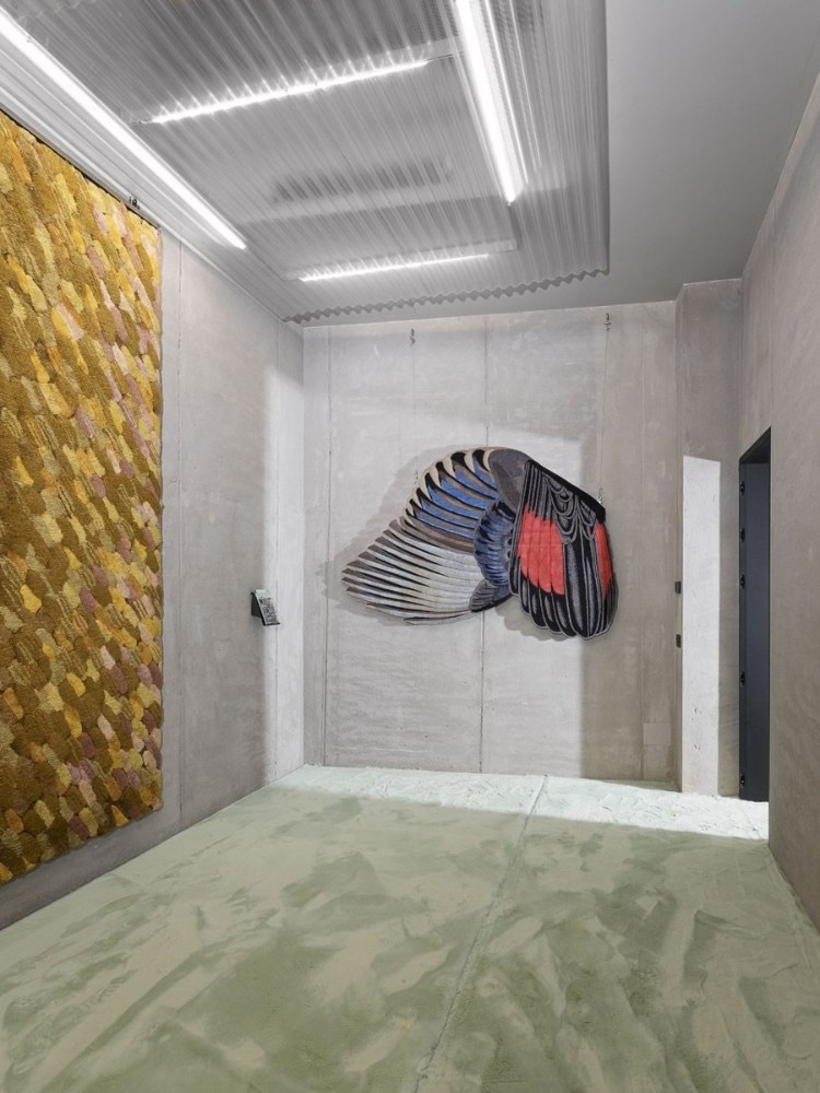 Feathers Freeform Rug