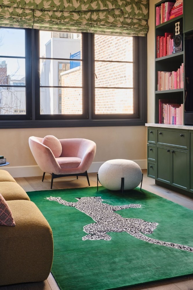 Climbing Leopard Emerald