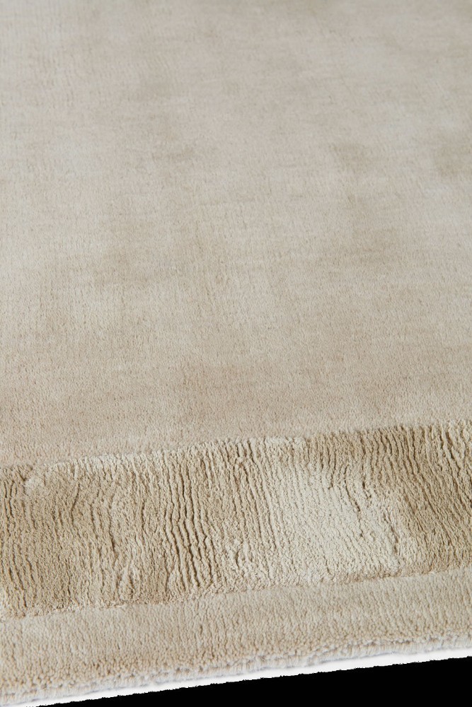 Silk Border Holland Stone