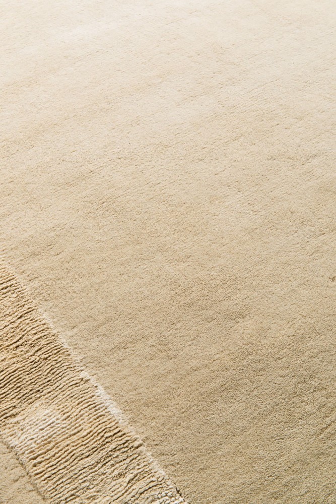 Silk Border Clarendon