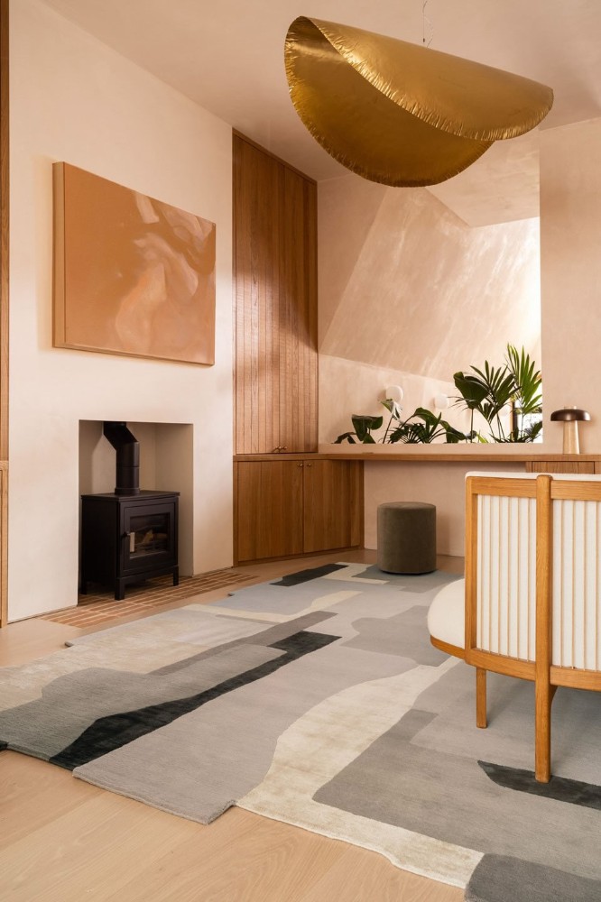 Della Mushroom Shaped