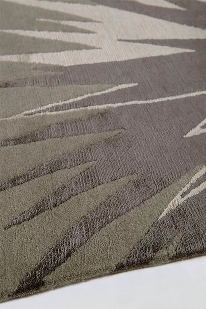 Thistle Pewter Round