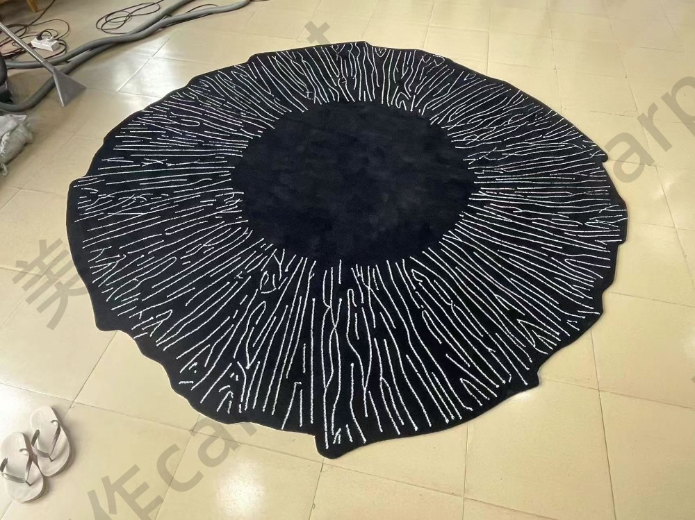 Minimalist circle