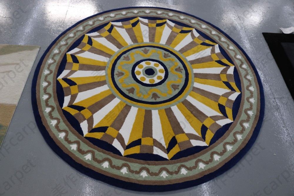 Medieval fashion round