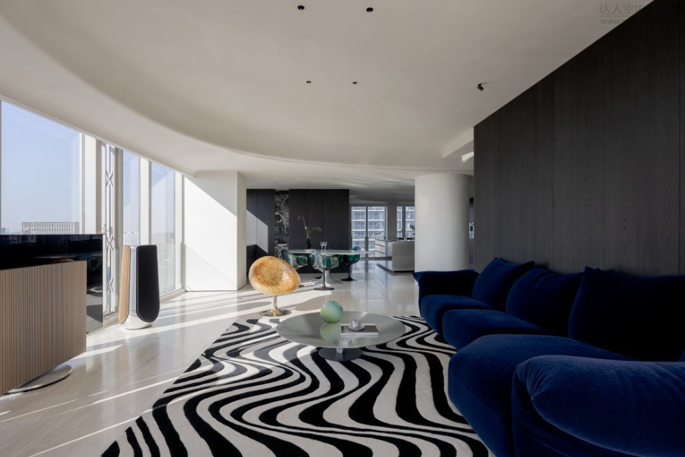 Simple European style collocation