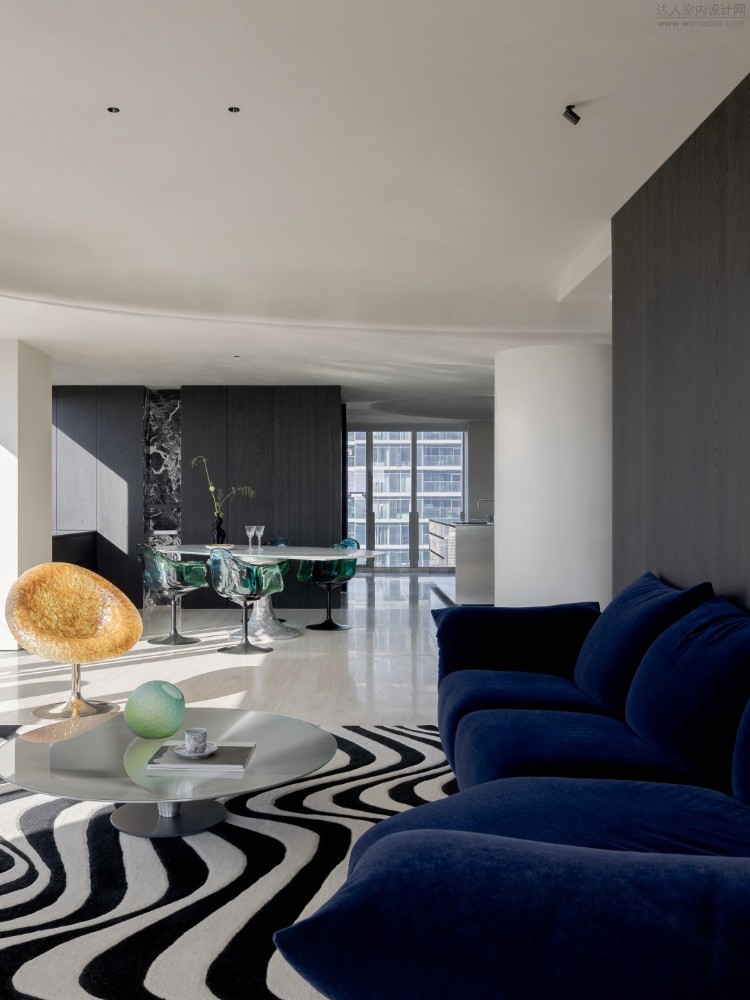 Simple European style collocation