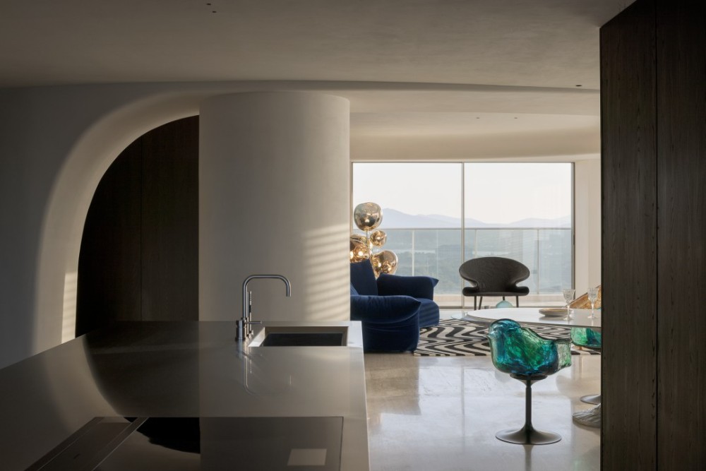 Simple European style collocation