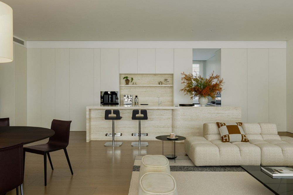 Cream style collocation