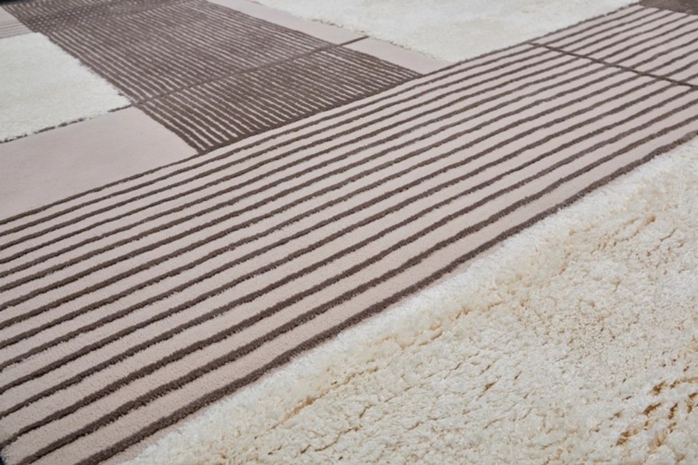 Light luxury style collocation