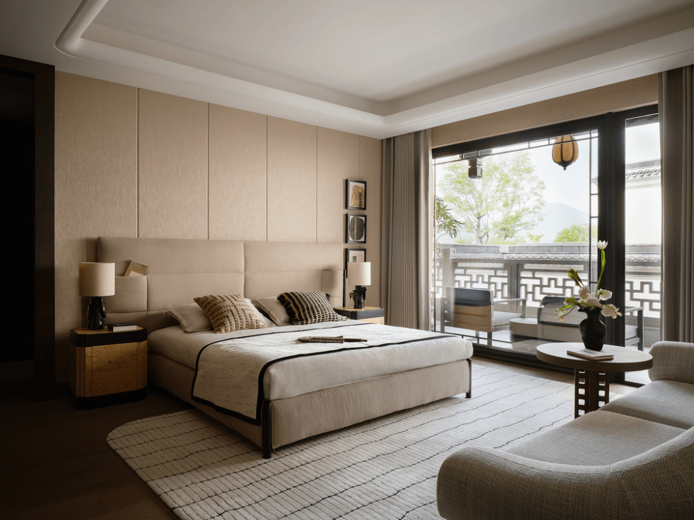 Light luxury style collocation