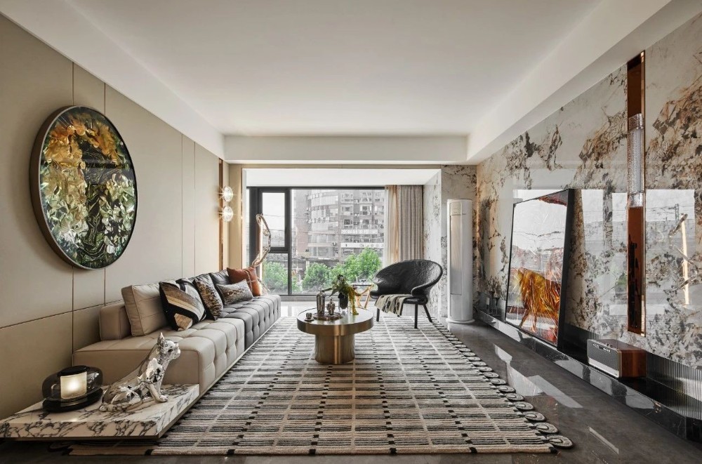 Light luxury style collocation