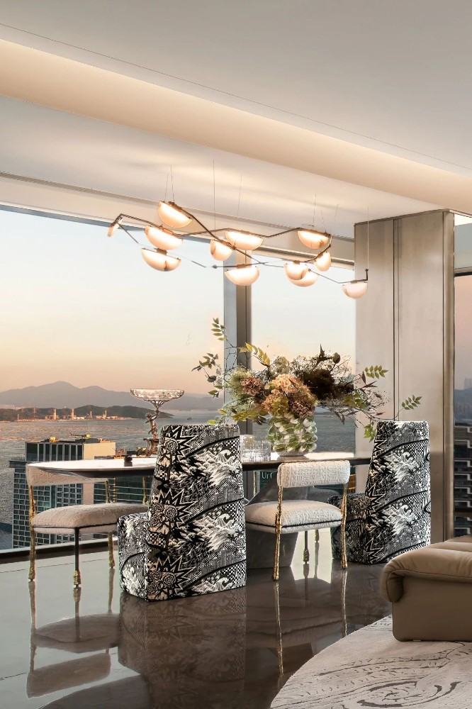 Light luxury style collocation