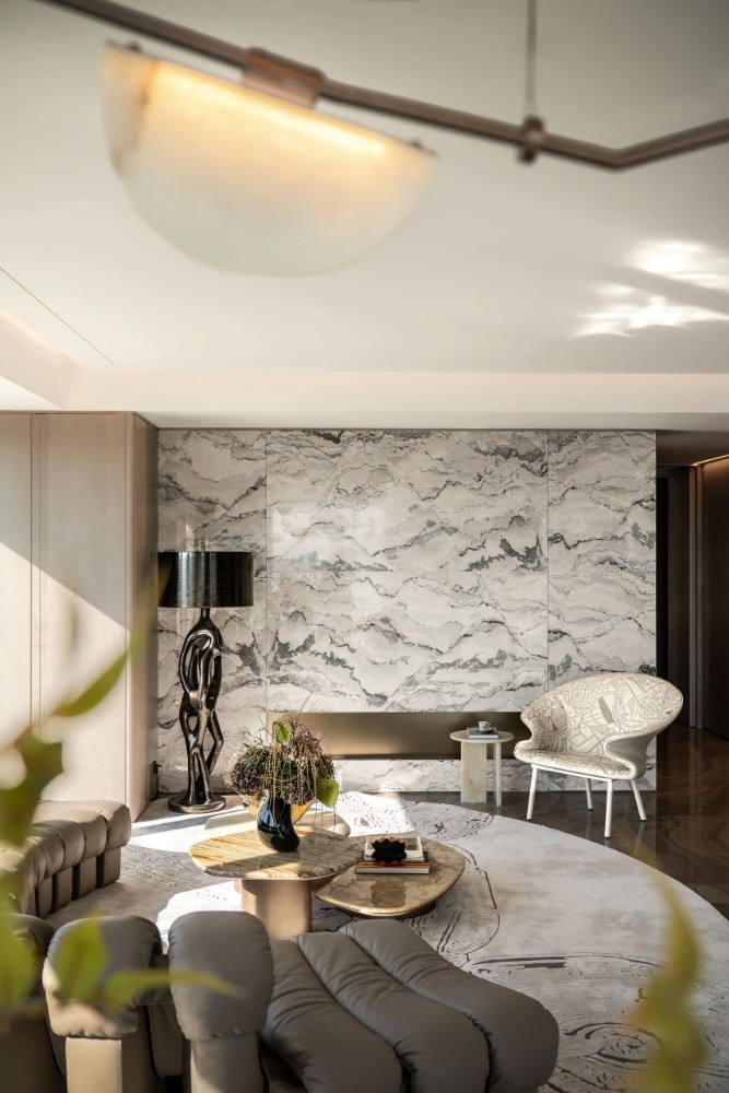 Light luxury style collocation