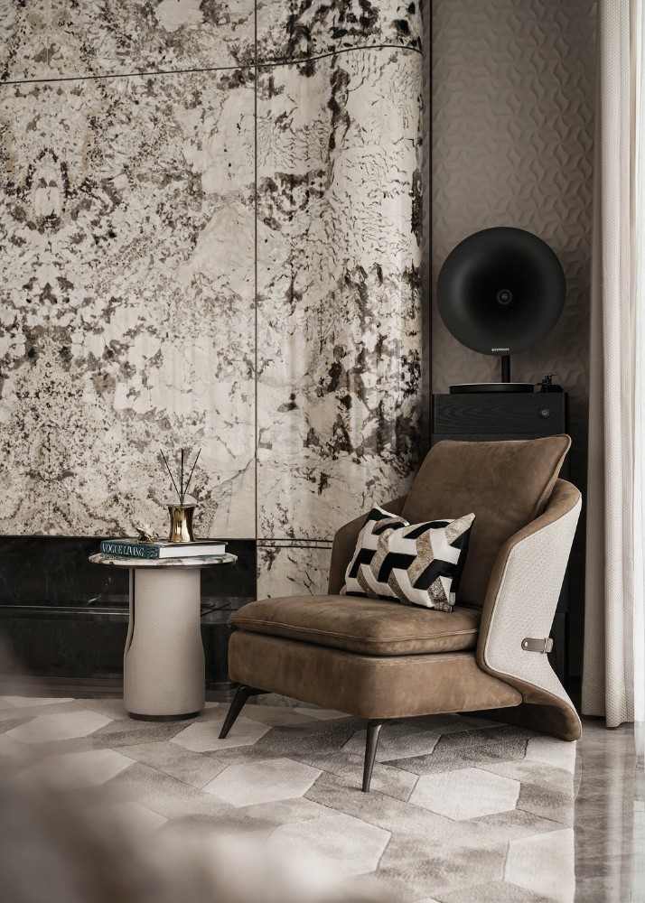 Light luxury style collocation