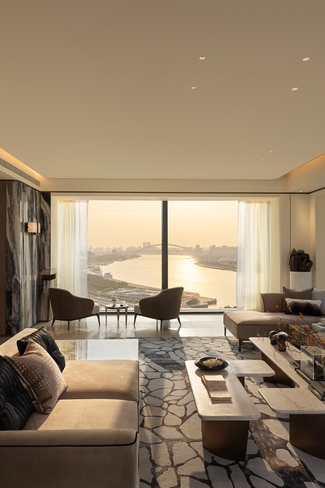 Light luxury style collocation