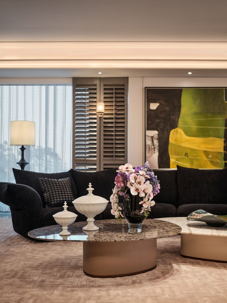 Light luxury style collocation