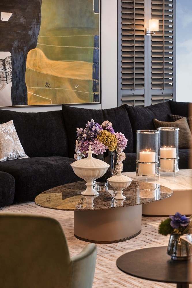 Light luxury style collocation