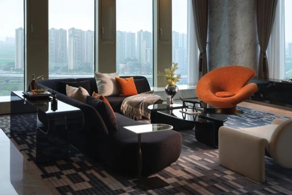 Light luxury style collocation