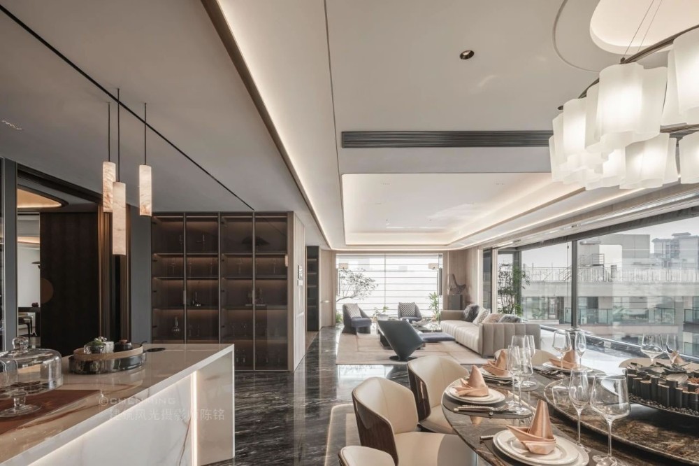 Light luxury style collocation