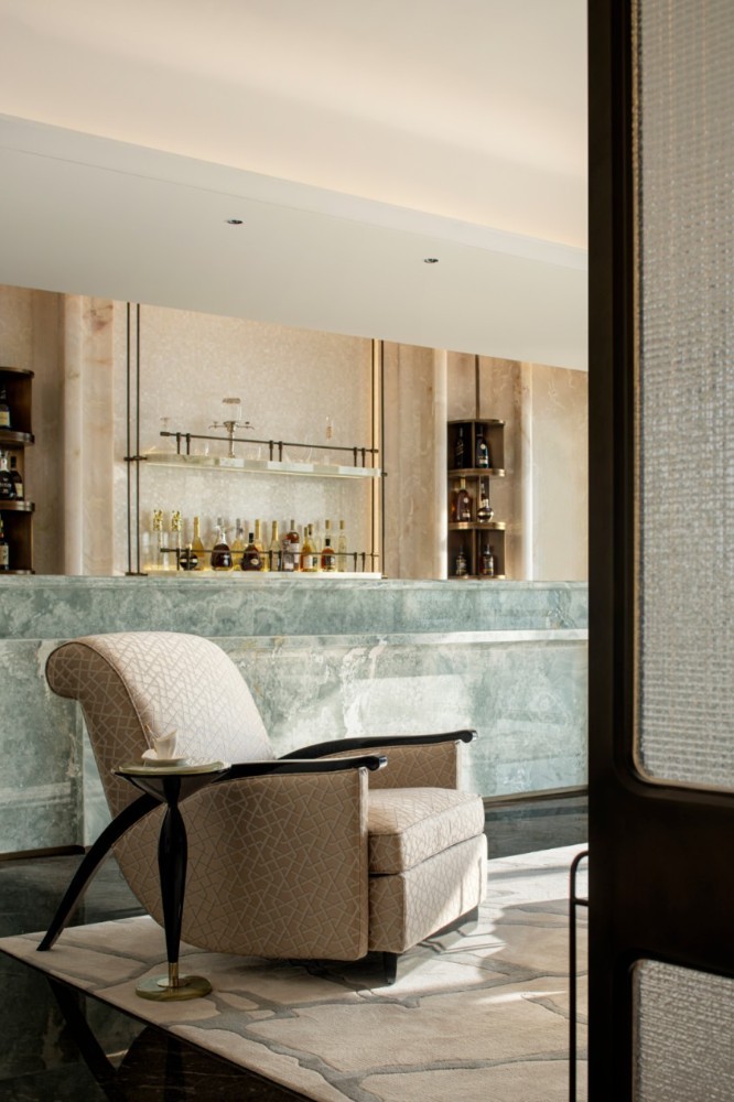 Light luxury style collocation