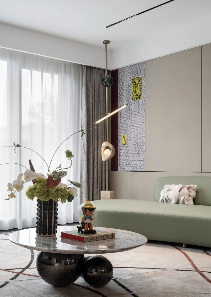 Light luxury style collocation