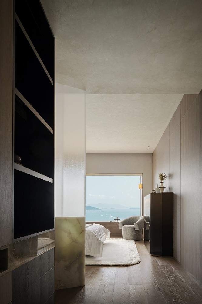 Light luxury style collocation