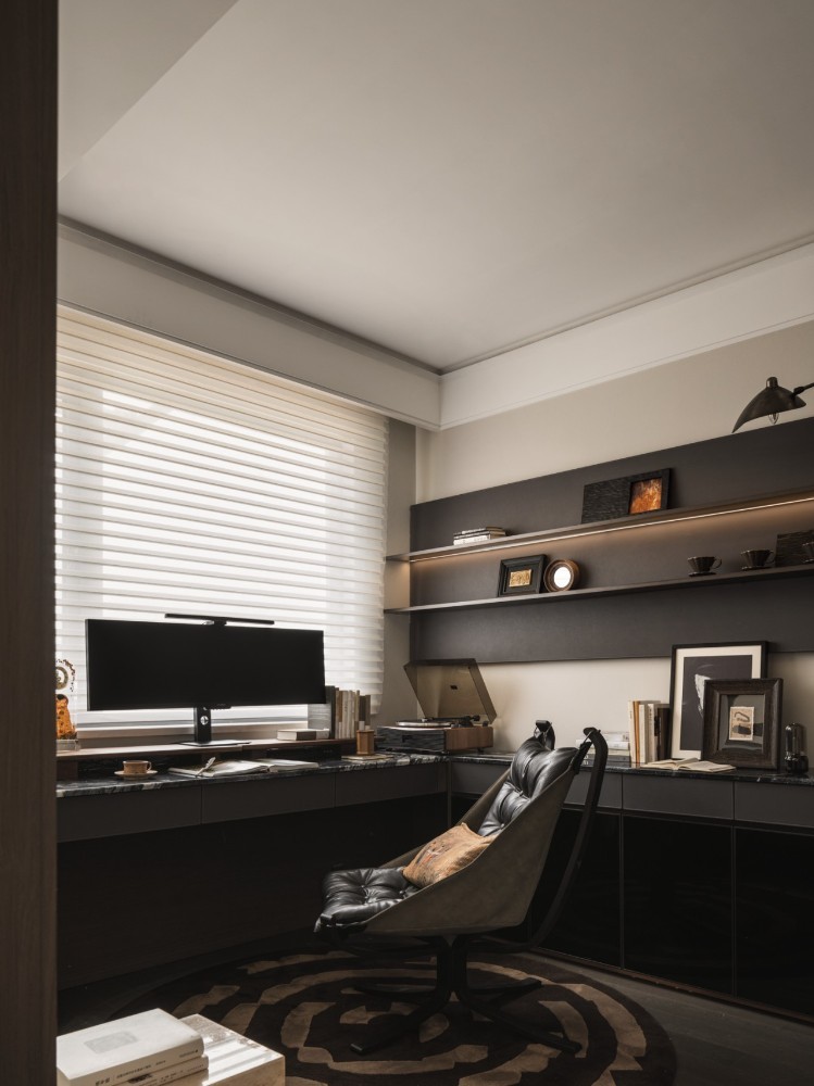 Light luxury style collocation