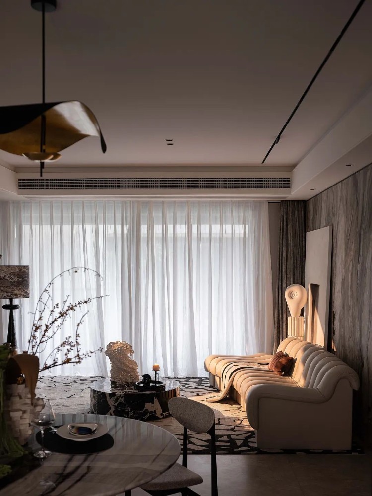 Light luxury style collocation