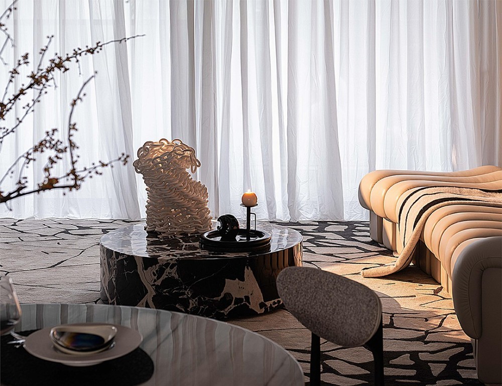 Light luxury style collocation