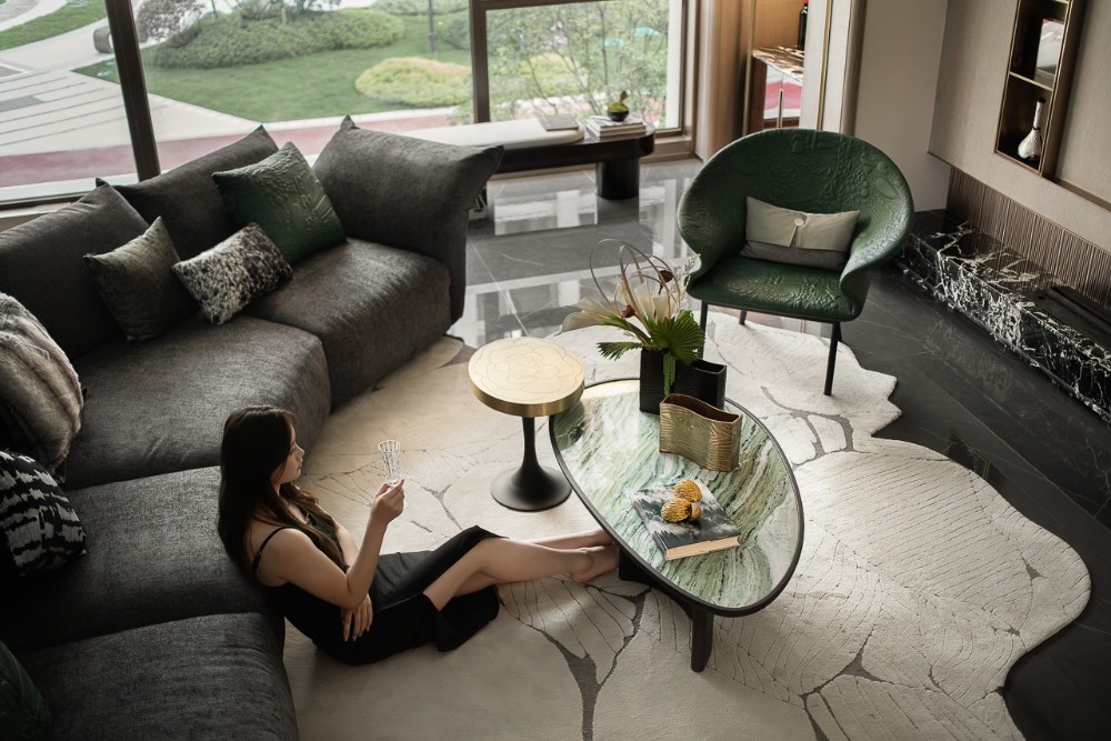 Light luxury style collocation