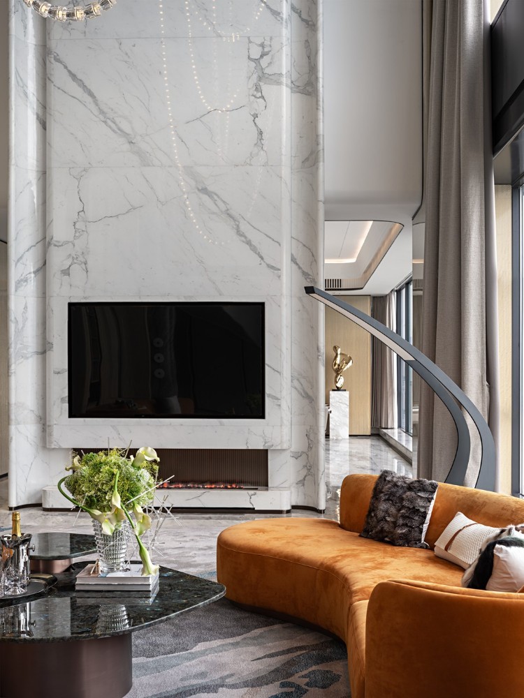 Light luxury style collocation