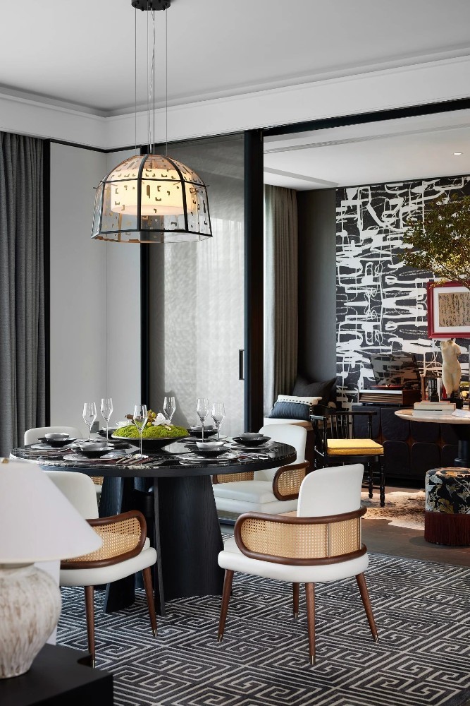 Light luxury style collocation