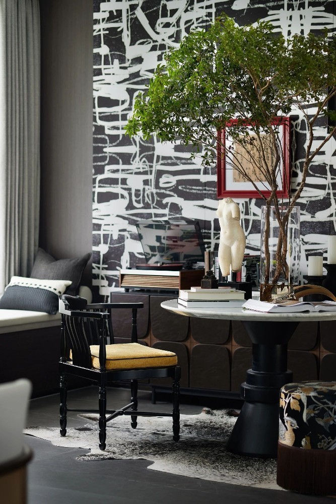 Light luxury style collocation