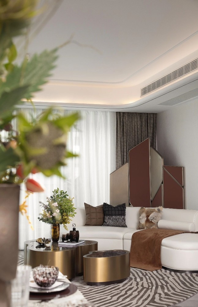 Light luxury style collocation