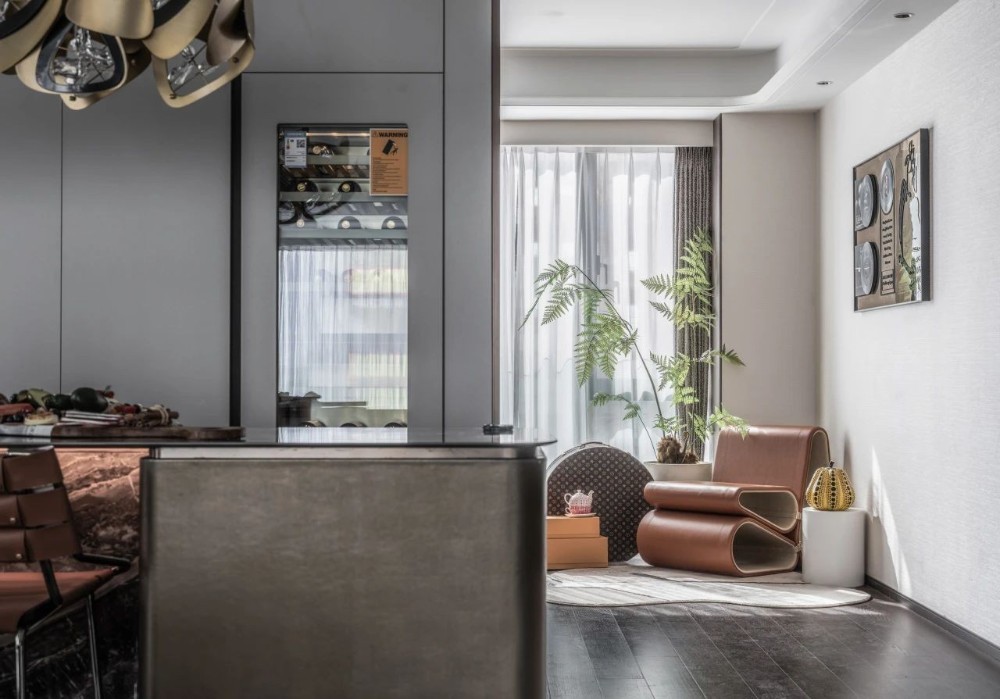 Light luxury style collocation