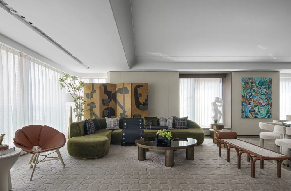 Light luxury style collocation