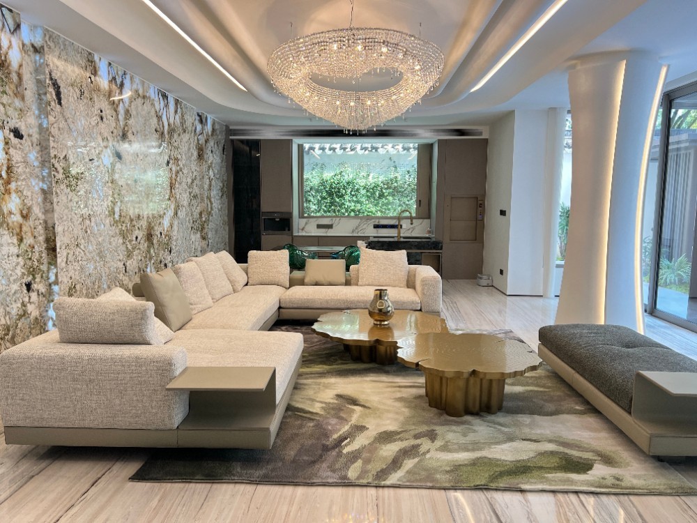 Minimalist style matching