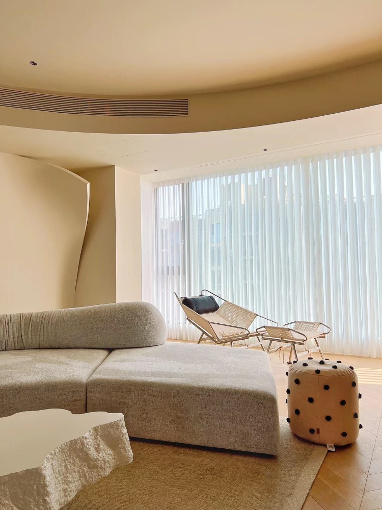 Cream style collocation