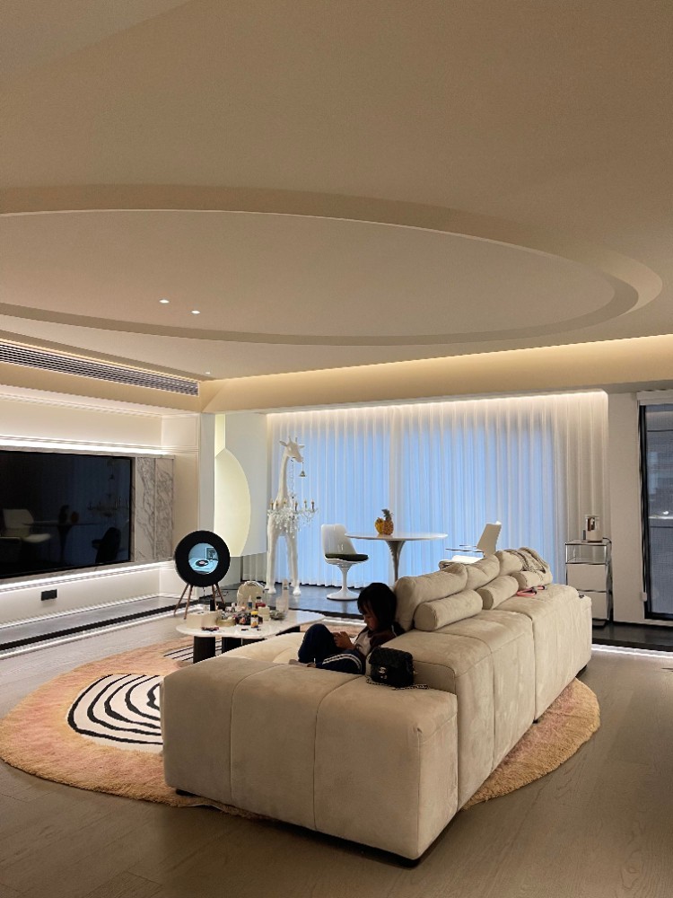 Cream style collocation