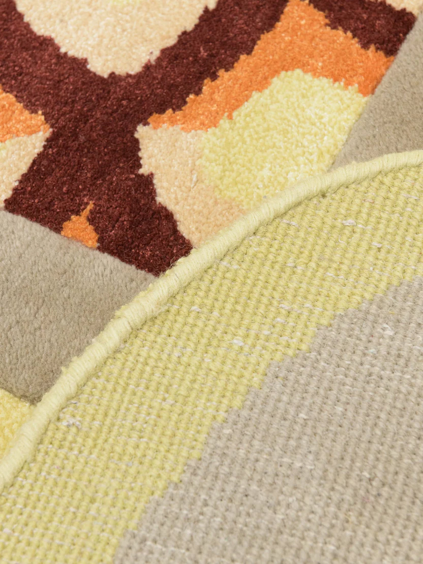 Irregular carpet
