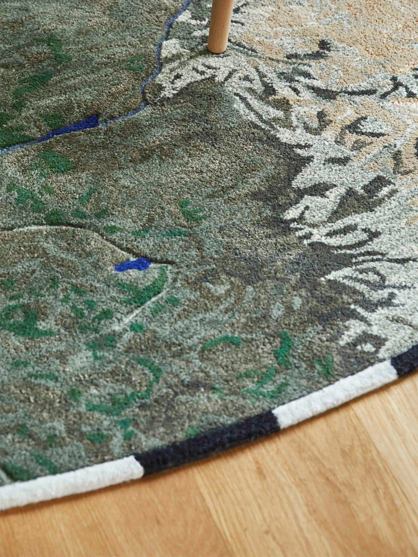 Irregular carpet