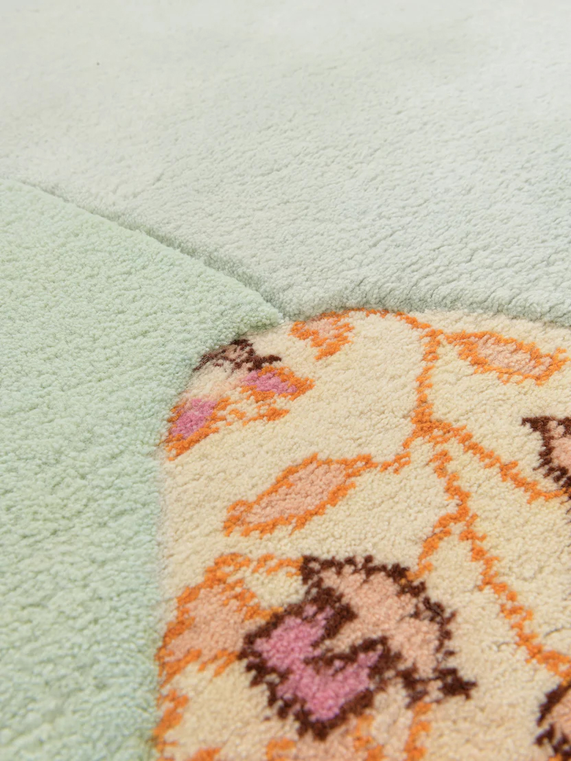 Irregular carpet