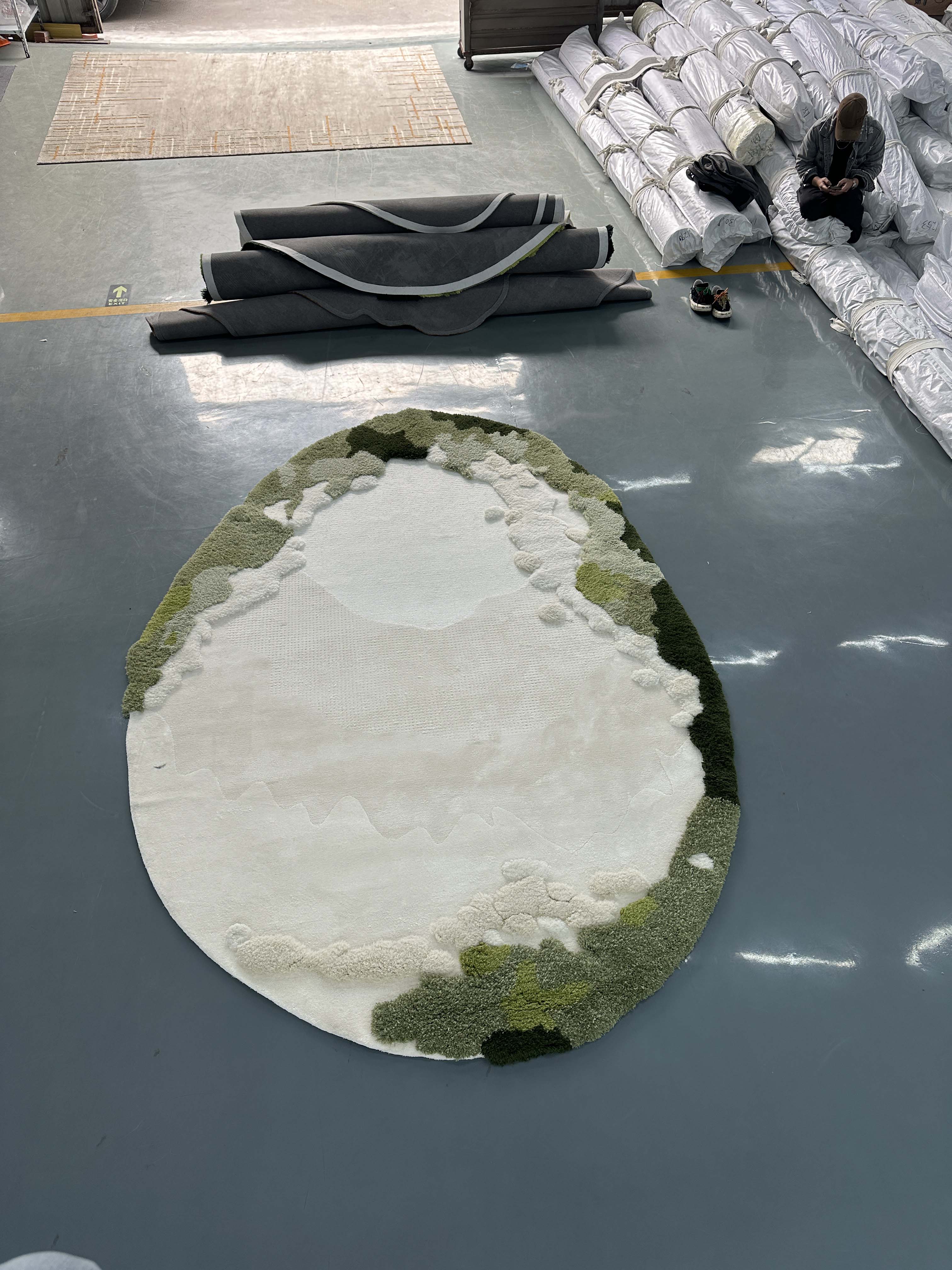 Irregular carpet 