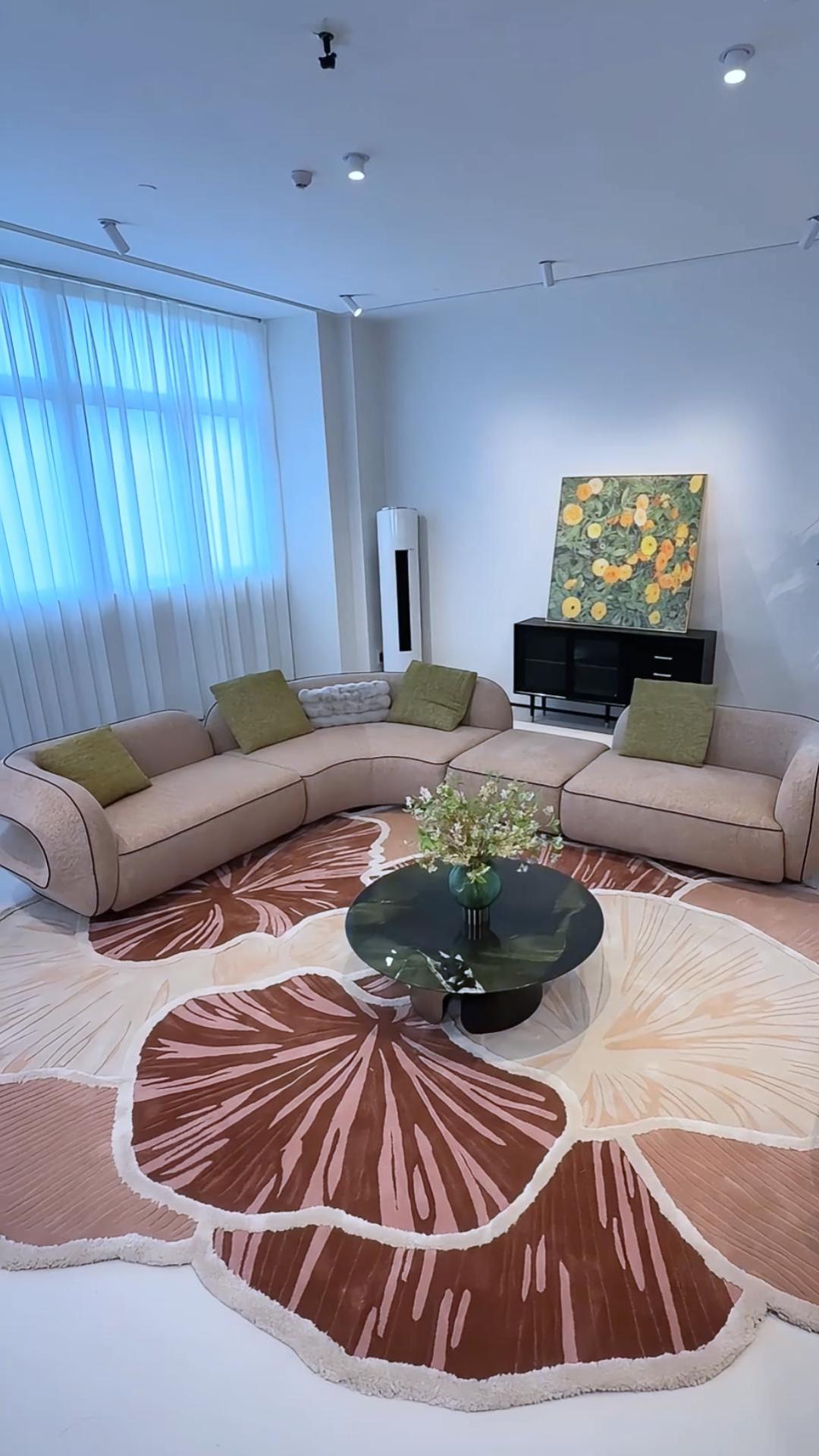 Irregular carpet  