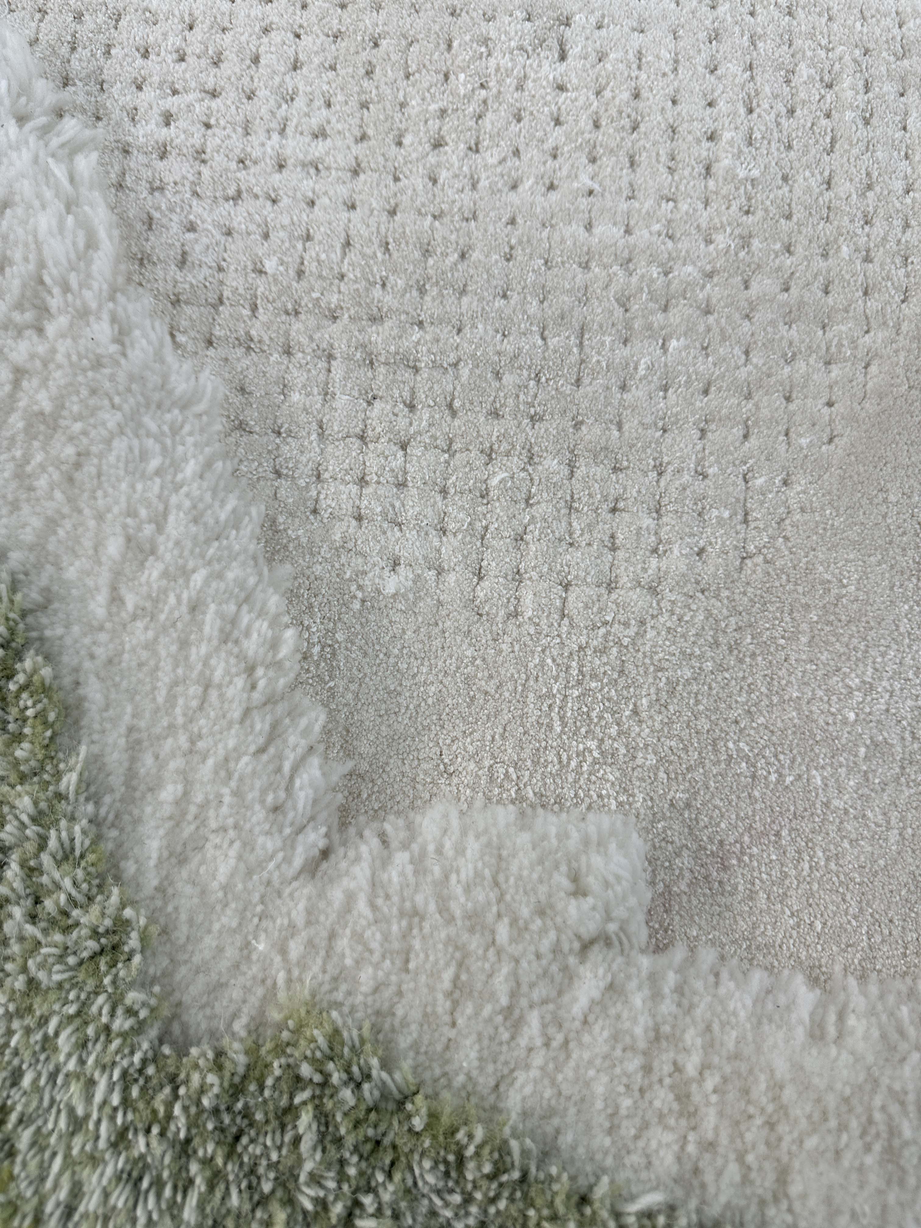Irregular carpet 