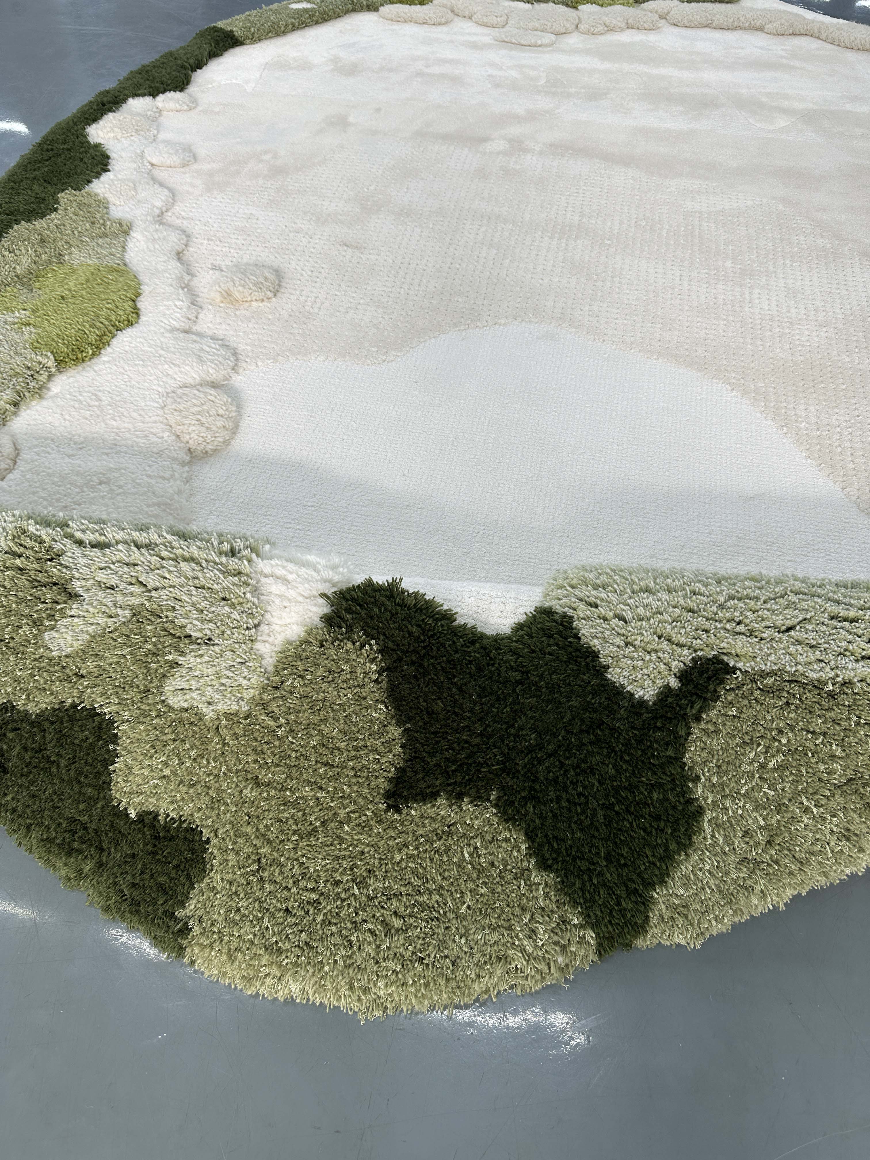 Irregular carpet 