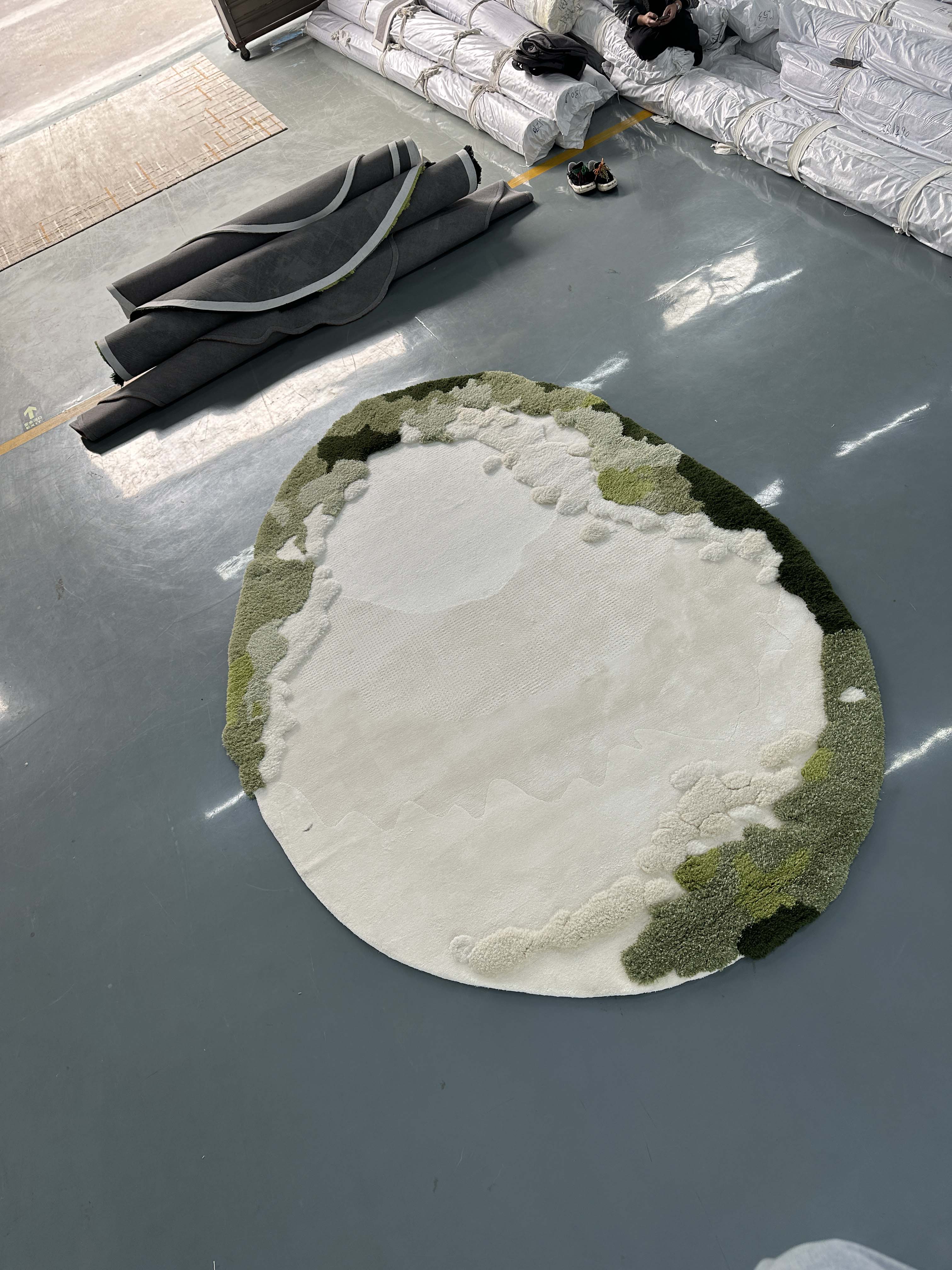 Irregular carpet 