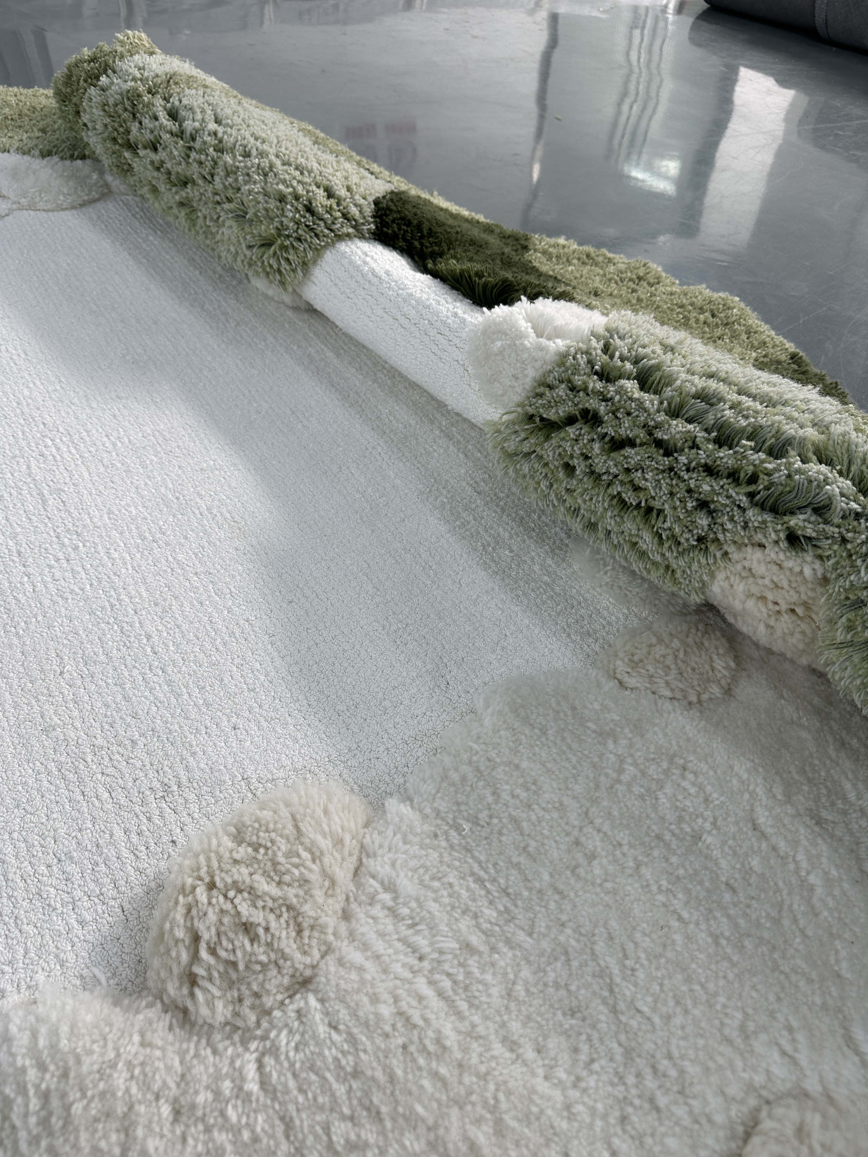 Irregular carpet 
