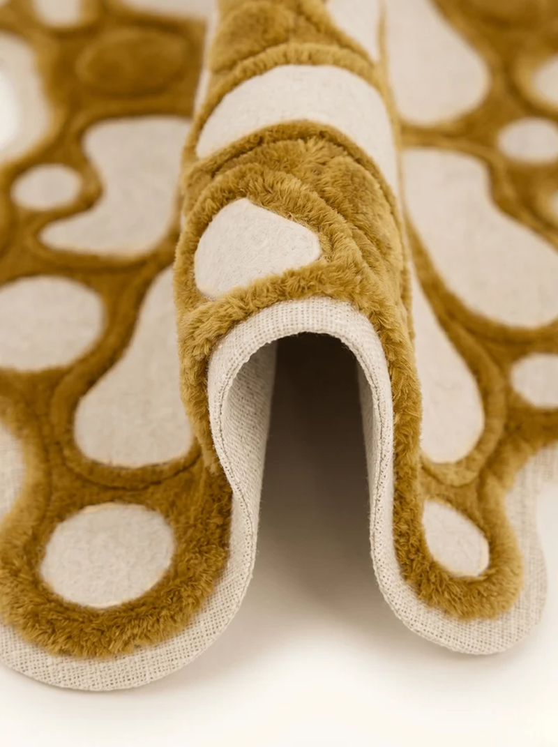 Irregular carpet 