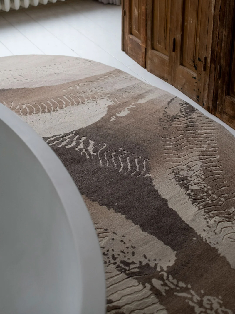 Irregular carpet 